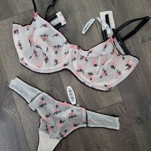Unlined flower Adore Me set